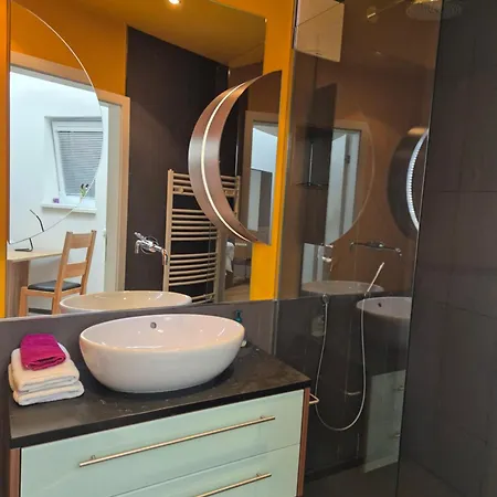 Moderner Wohnraum A1 - Mit Parkplatz Apartment